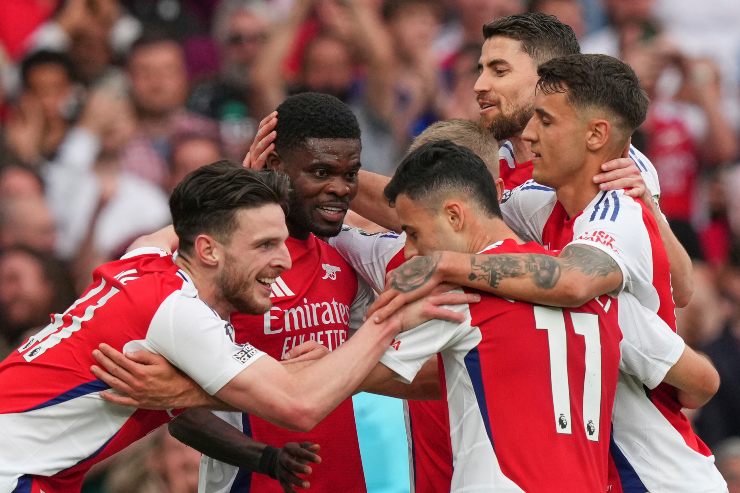 Thomas Partey festeggia il gol coi compagni