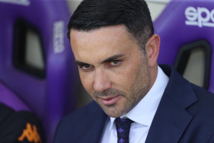 Raffaele Palladino concentrato prima di un match