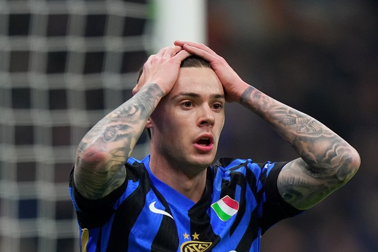 Nicola Zalewski, la disperazione dopo il gol sbagliato