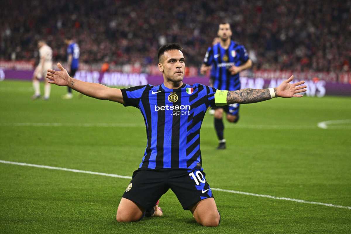 Lautaro esulta dopo il gol al Bayern