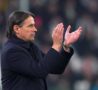 Simone Inzaghi applaude dalla panchina