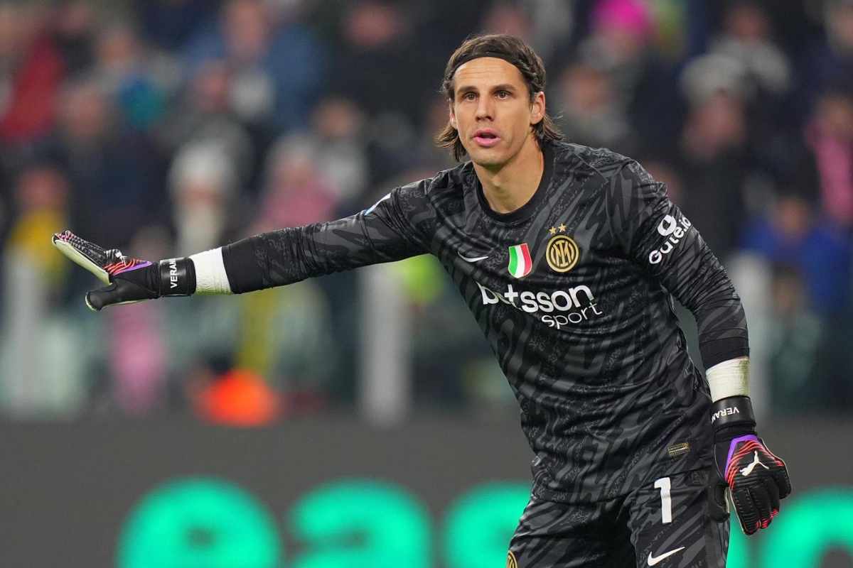 Yann Sommer dà indicazioni ai compagni