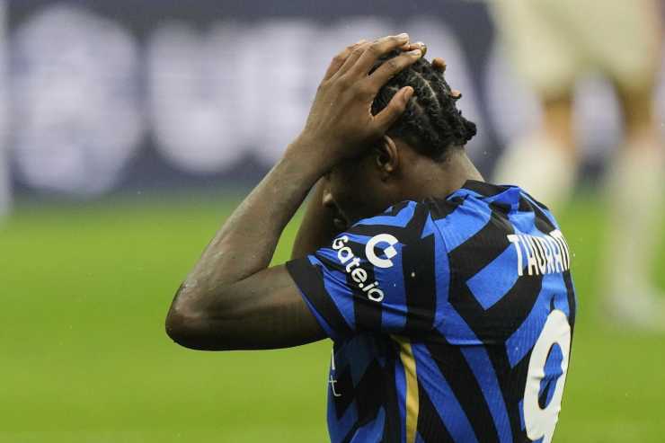 Thuram con le mani in testa