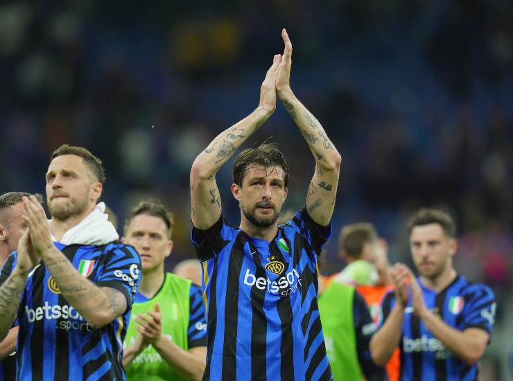 Acerbi saluta il pubblico