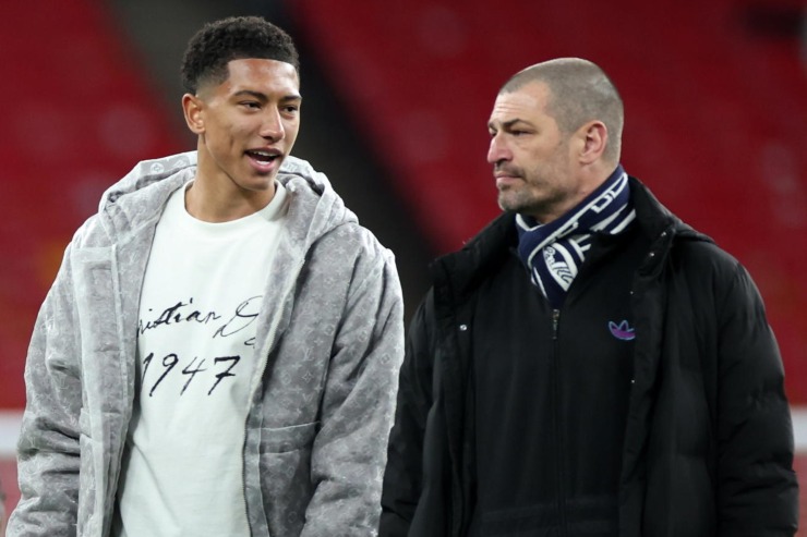 Jobe Bellingham, centrocampista del Sunderland, insieme a suo padre Mark 