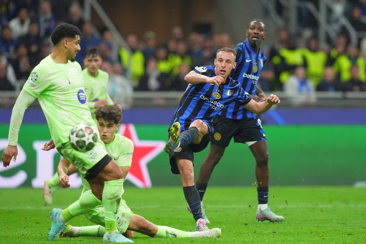 Gol di Frattesi contro il Barcellona