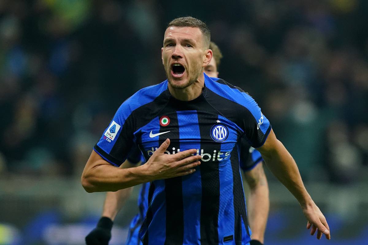 Dzeko esulta con l'Inter