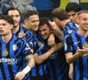 L'Inter festeggia Asllani