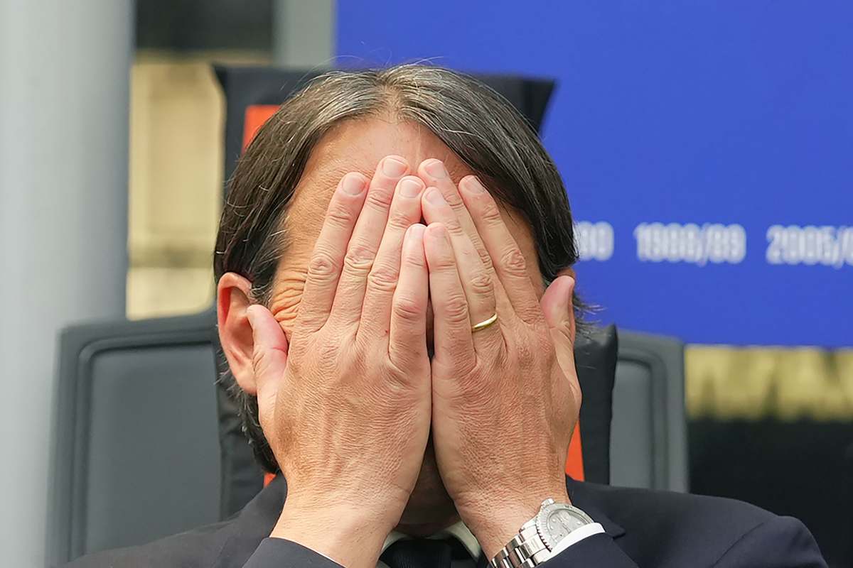 La disperazione di Simone Inzaghi, tecnico dell'Inter