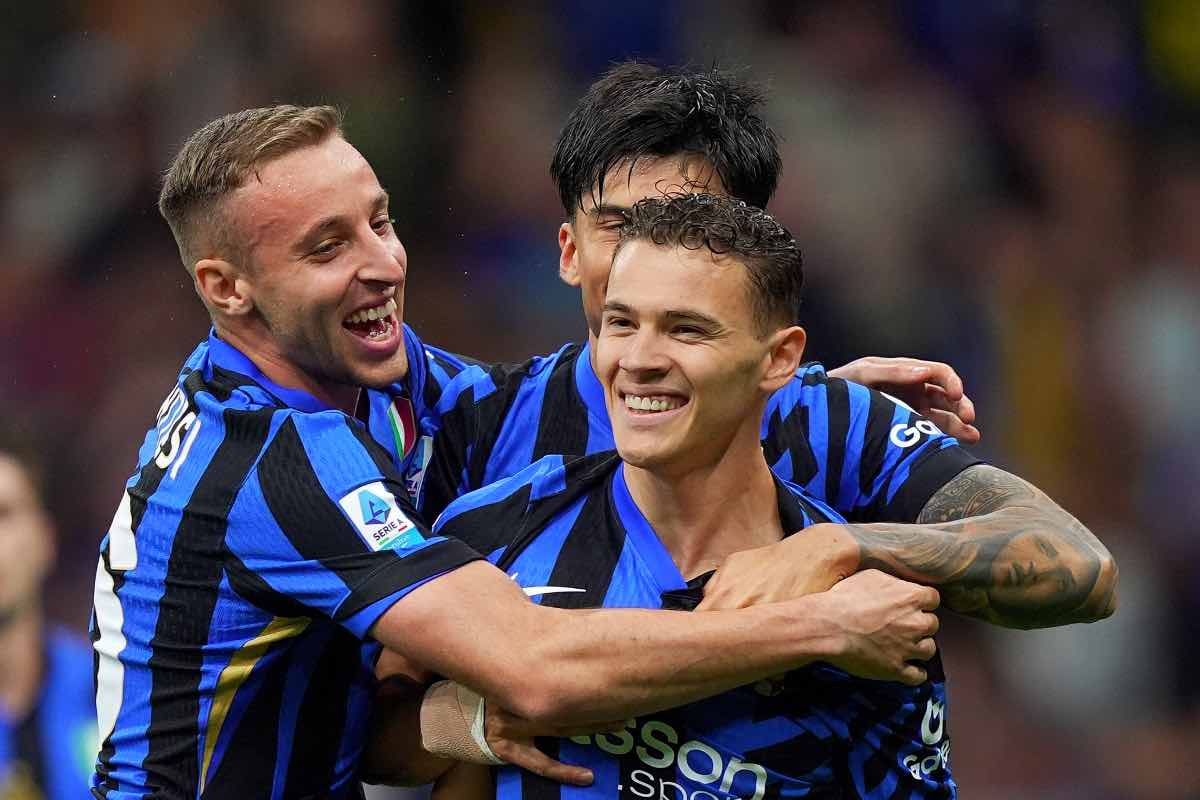 Asllani esulta per il gol 