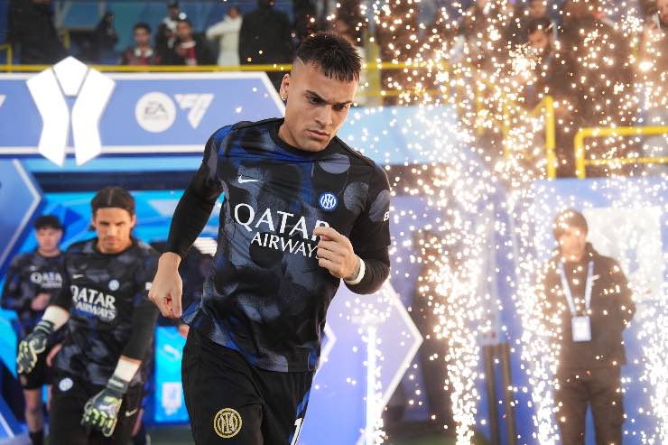 Lautaro Martinez, capitano dell'Inter, in Supercoppa 