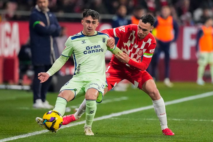 Alberto Moleiro in azione con il Las Palmas