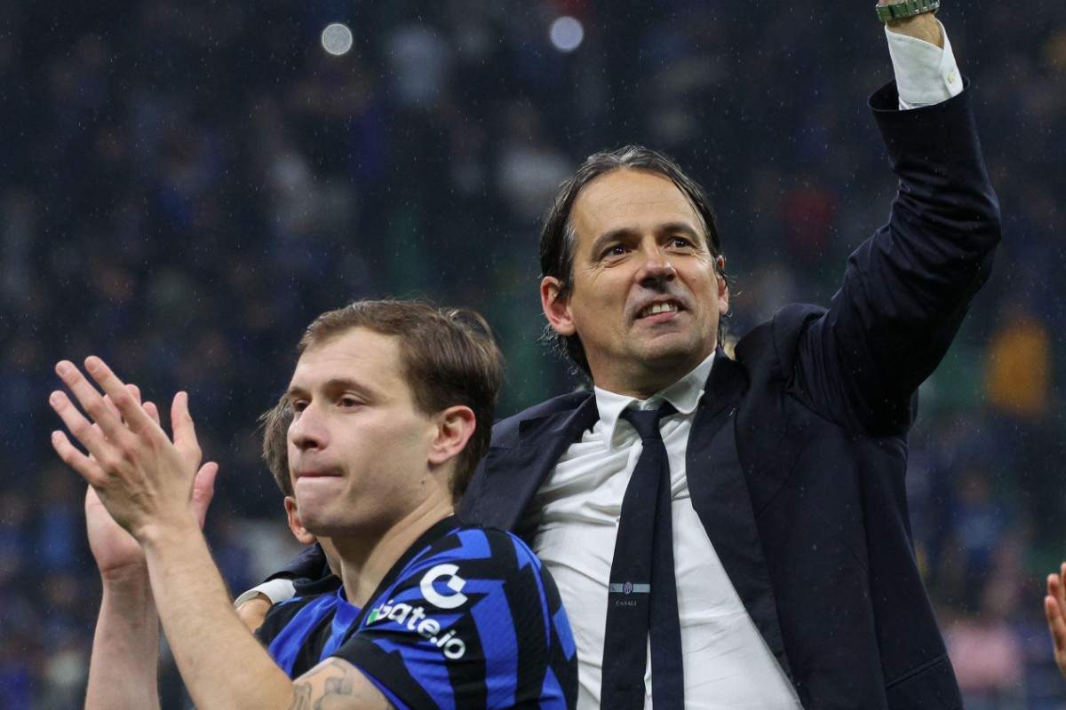 Simone Inzaghi esulta con Nicolò Barella
