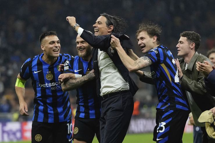 inzaghi esulta col gruppo