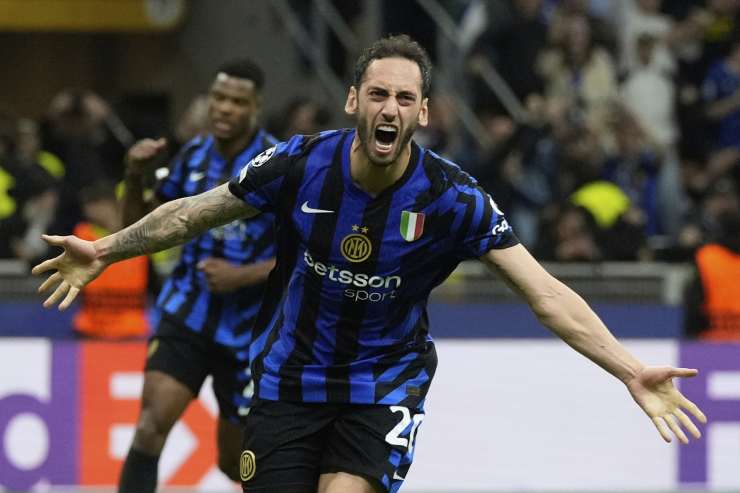Calhanoglu urla dopo il gol