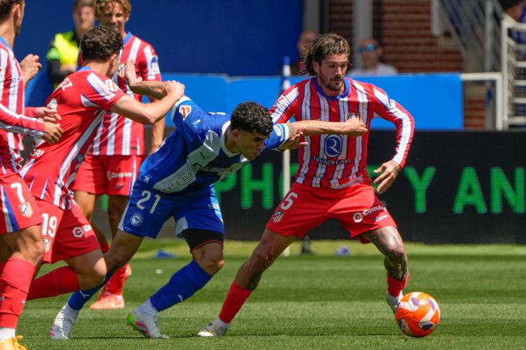 Rodrigo de Paul in azione con la maglia dell'Atletico Madrid