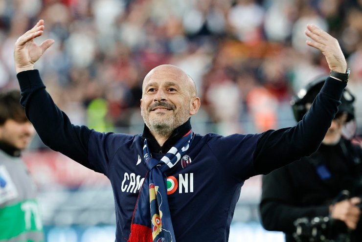 Vincenzo Italiano festeggia coi tifosi la vittoria della Coppa Italia