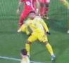 McKennie tocca di braccio