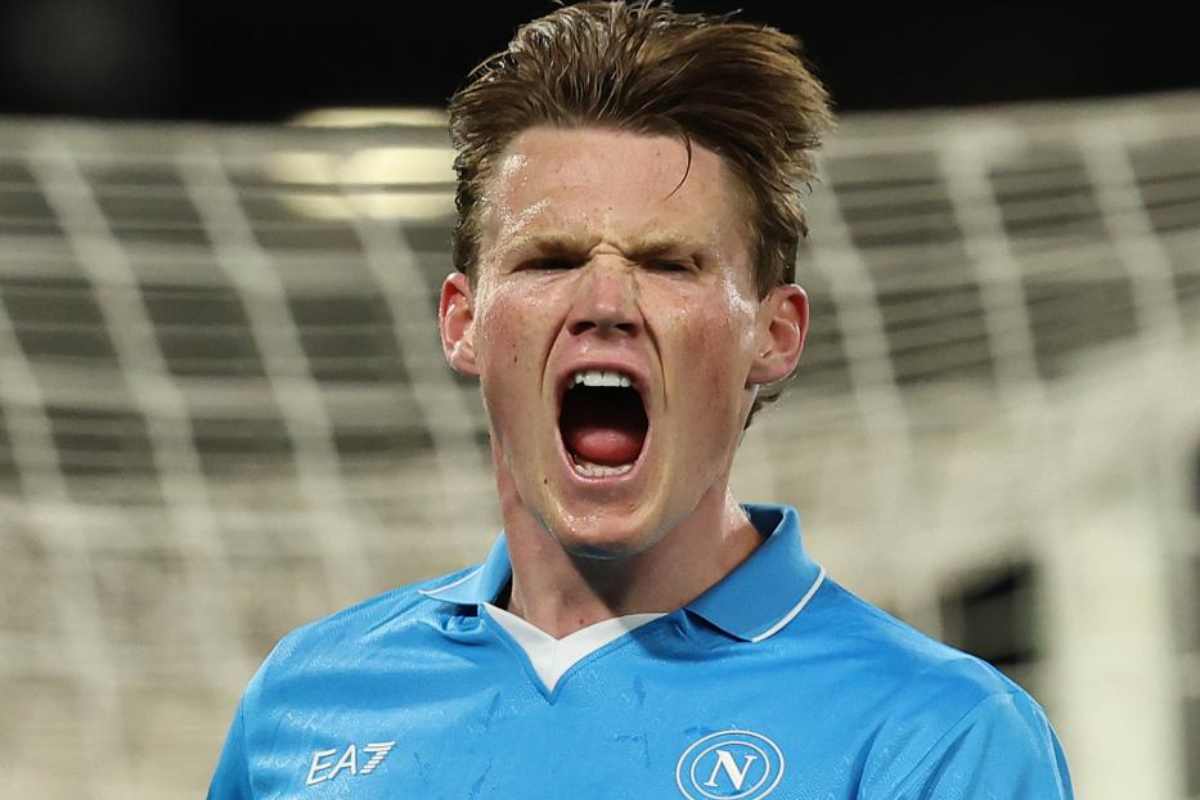 McTominay esulta