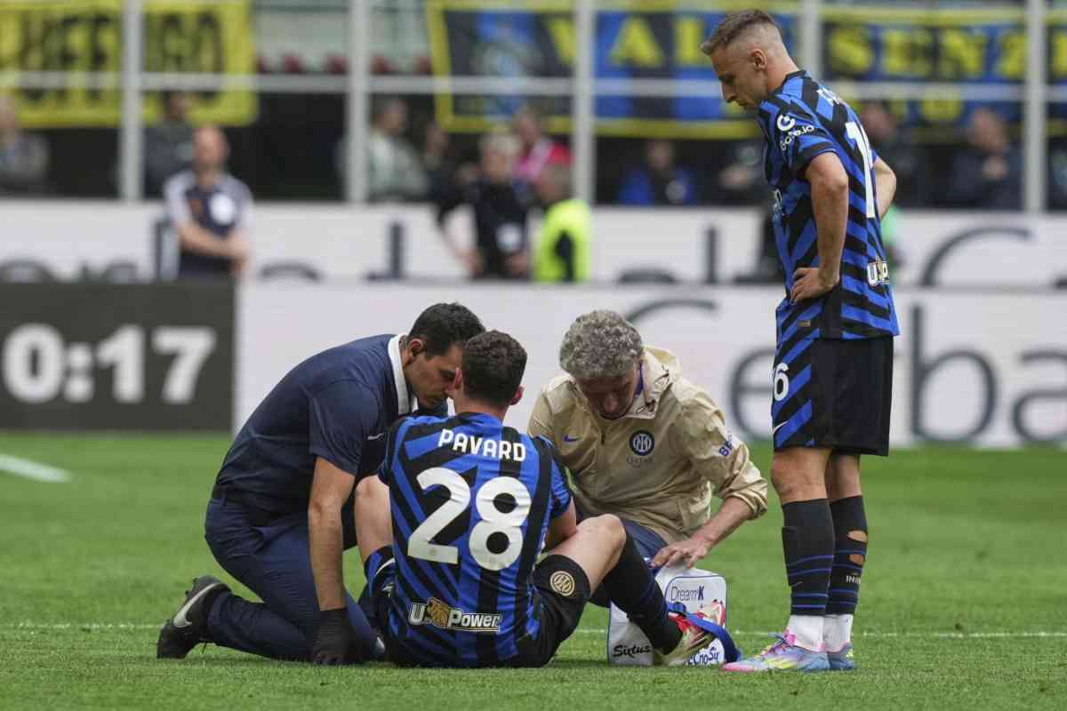 Distorsione alla caviglia per Pavard