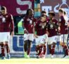 i giocatori del Torino esultano dopo un gol