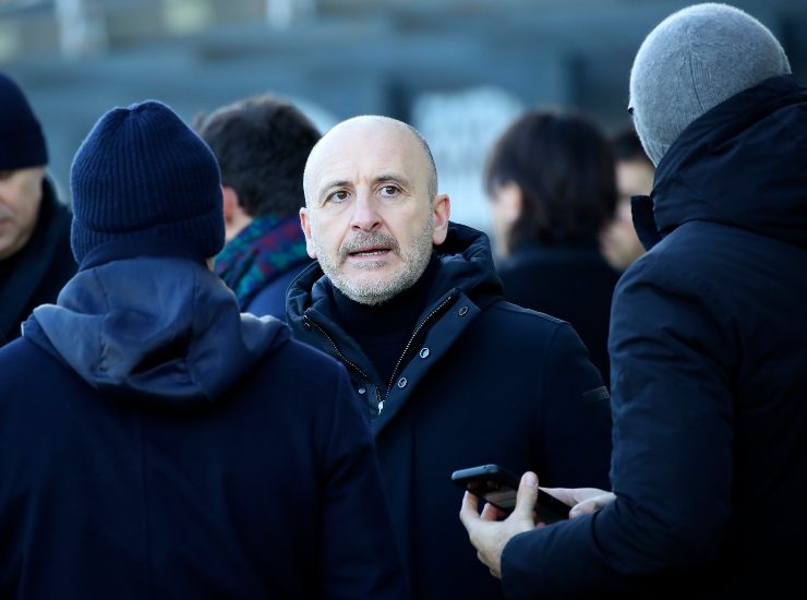 Ausilio durante un dialogo con altre persone