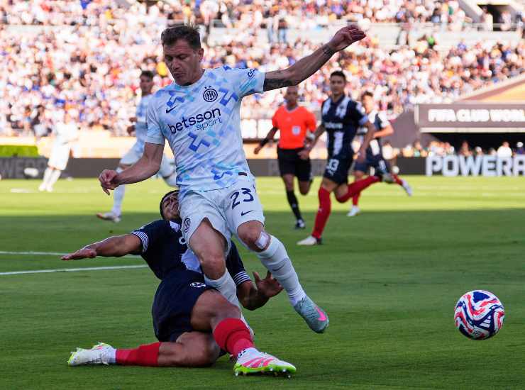 Barella contro il Monterrey