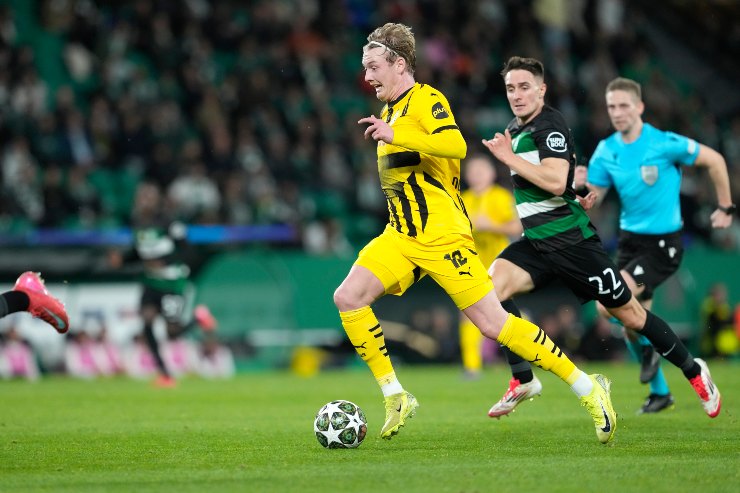 Julian Brandt in azione con la maglia del Borussia Dortmund