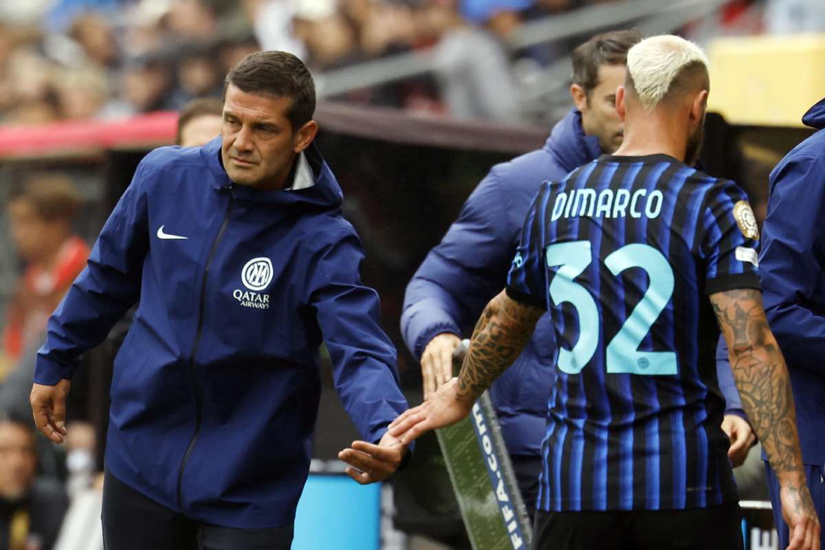 Chivu dà il cinque a Dimarco