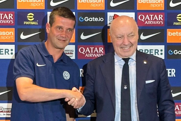 Chivu e Marotta durante la presentazione del tecnico rumeno