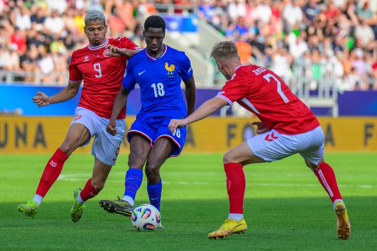 Djaoui Cissé su azione con la Francia Under-21