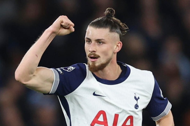 Radu Dragusin, centrale difensivo del Tottenham