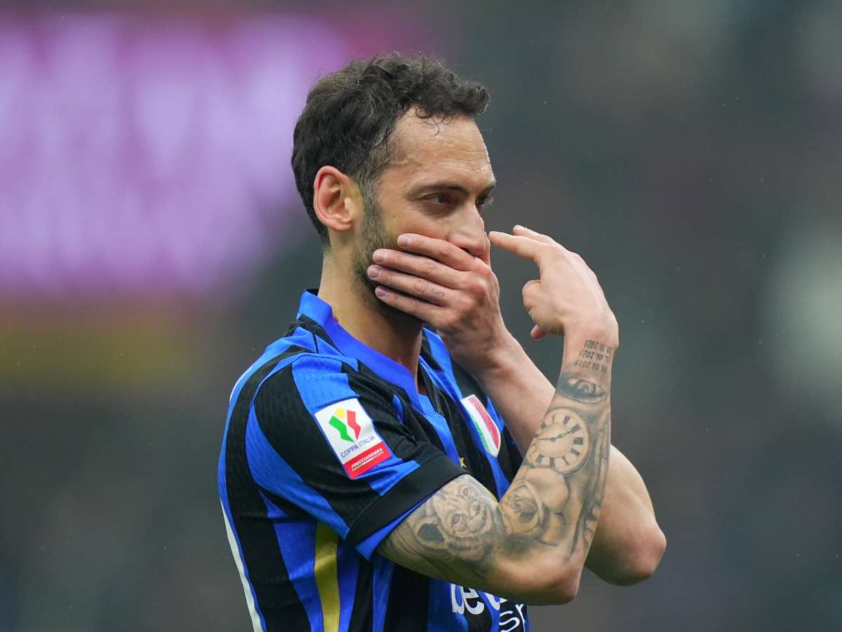 Calhanoglu esulta 