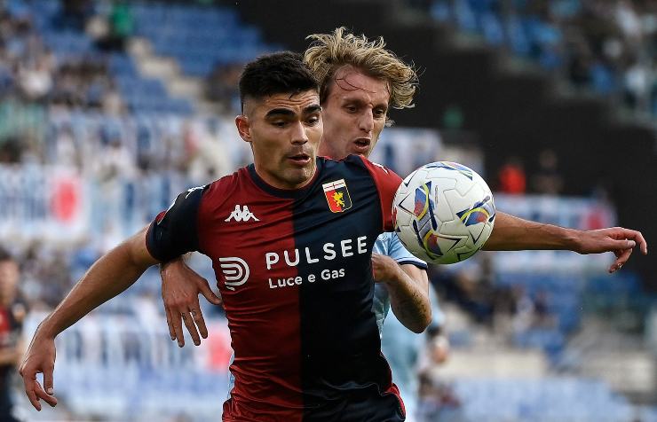 Johan Vasquez in azione col Genoa