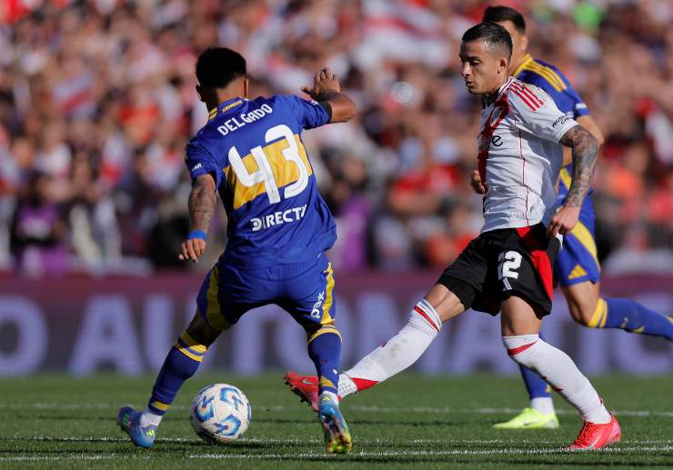 Milton Delgado in azione con la maglia del Boca Juniors