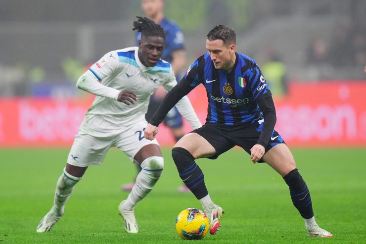 Piotr Zielinski in azione contro il Napoli