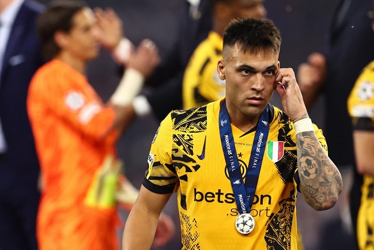 Calciomercato Inter, offerta folle per Lautaro Martinez