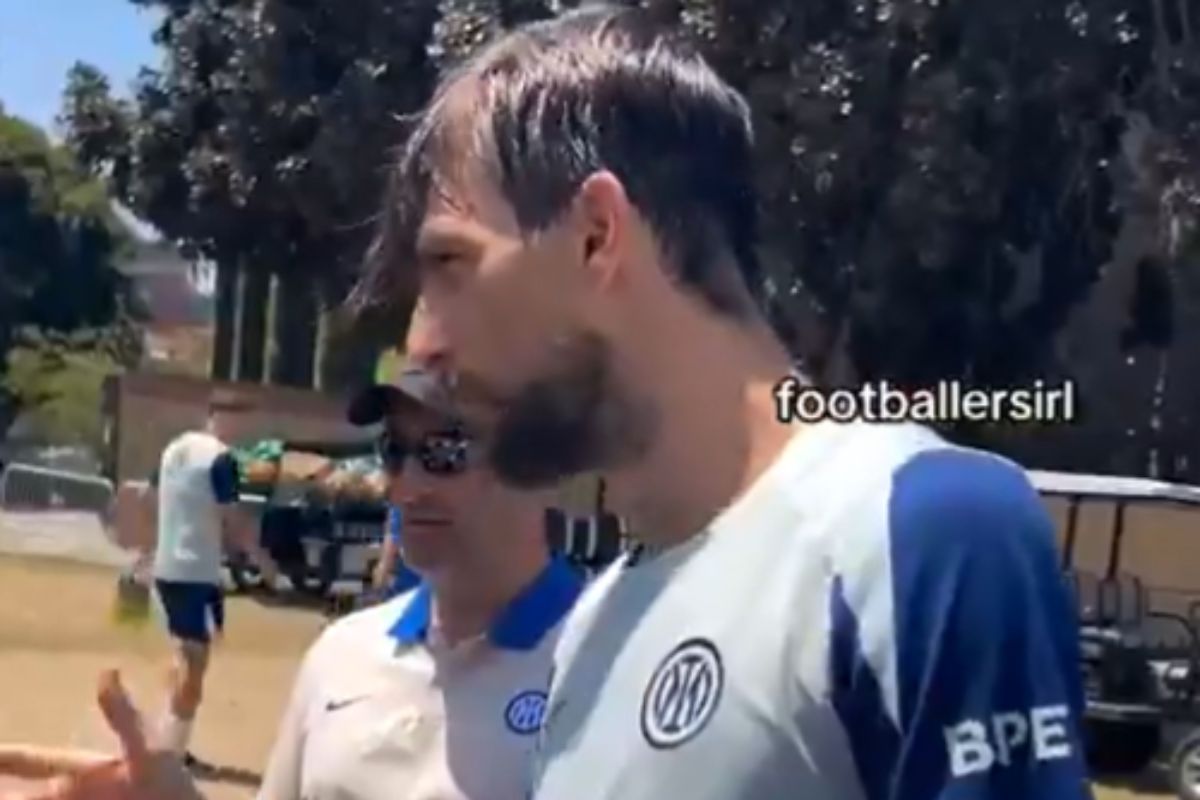 Acerbi contro un tifoso