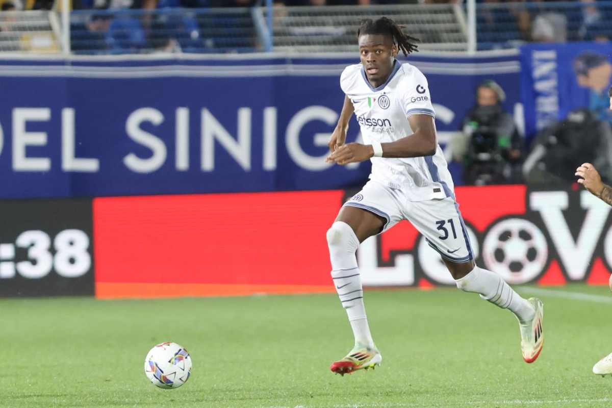 Bisseck in azione in un match dell'Inter