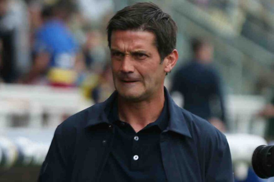 Chivu serio