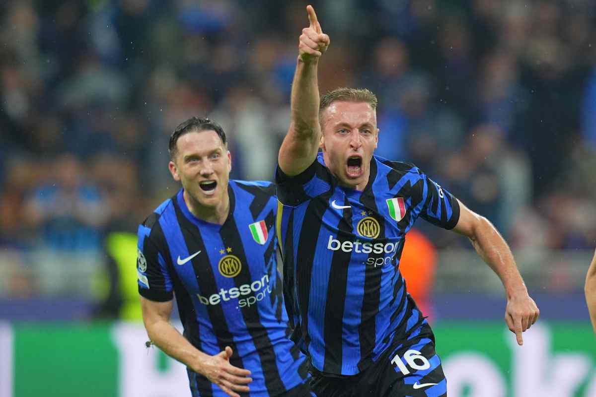 Frattesi esulta dopo il gol segnato al Barcellona