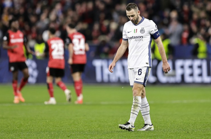 Stefan de Vrij in campo con la maglia dell'Inter