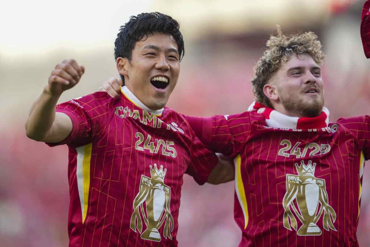 Elliott festeggia con il Liverpool