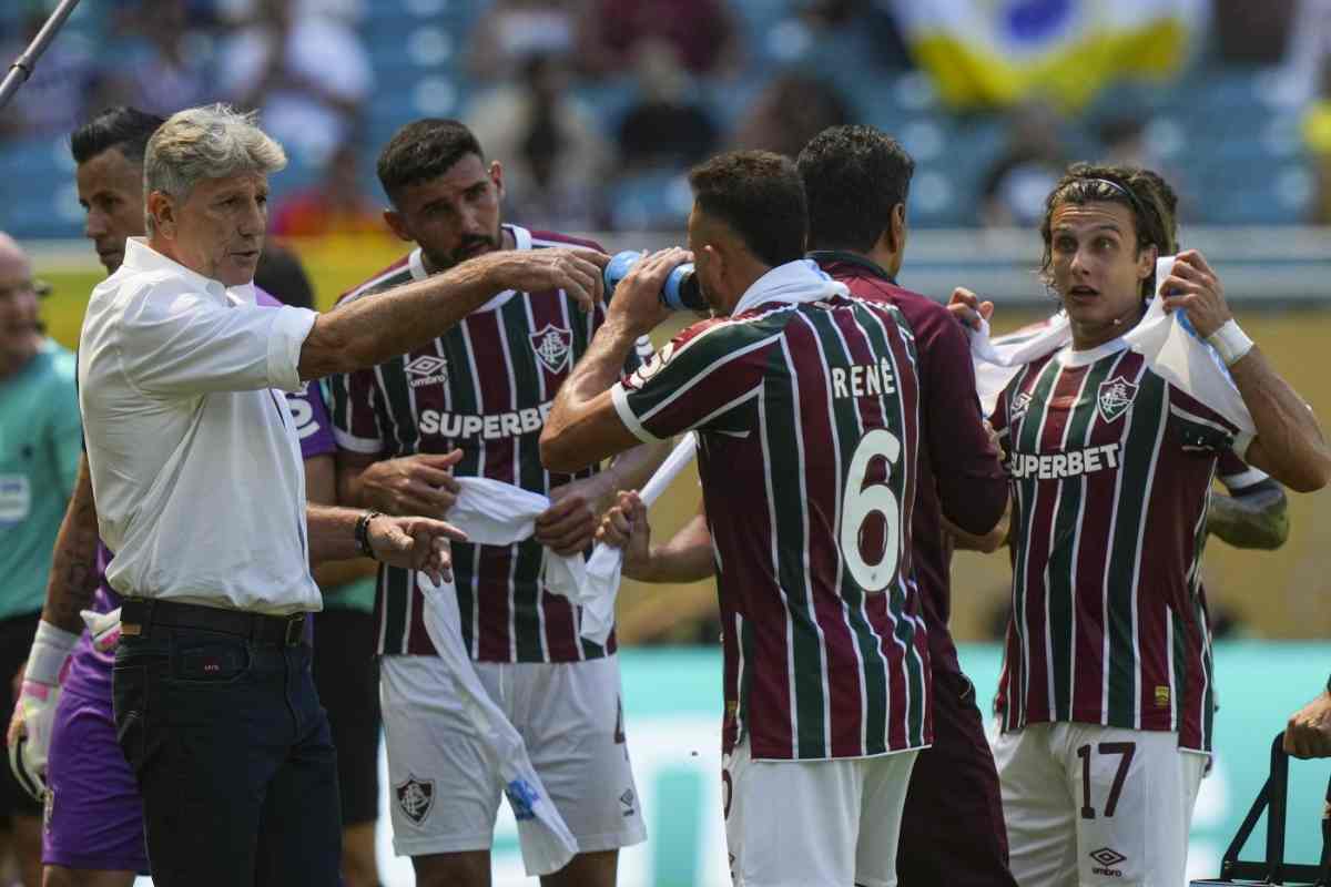 i giocatori della Fluminense con l'allenatore Renato Gaucho
