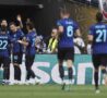 i giocatori dell'Inter esultano dopo il gol