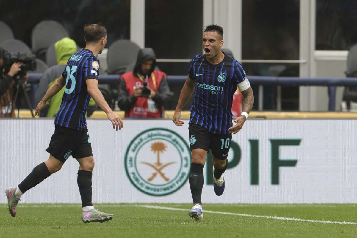 Lautaro Martinez esulta dopo il gol segnato all'Urawa