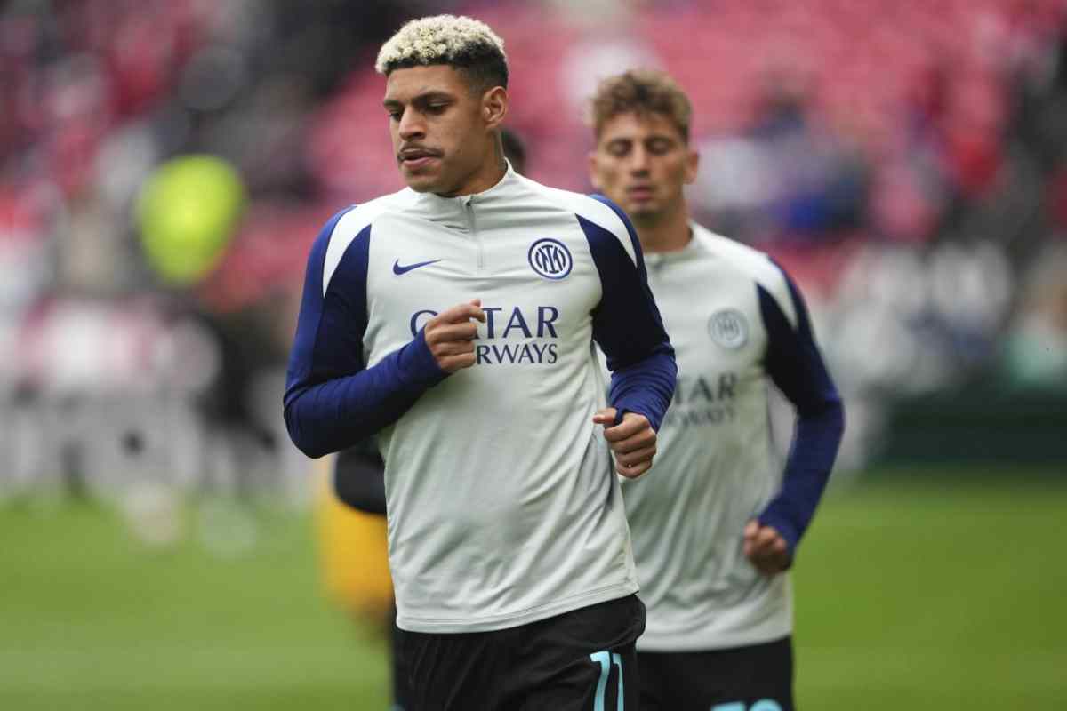 Luis Henrique in campo con l'Inter