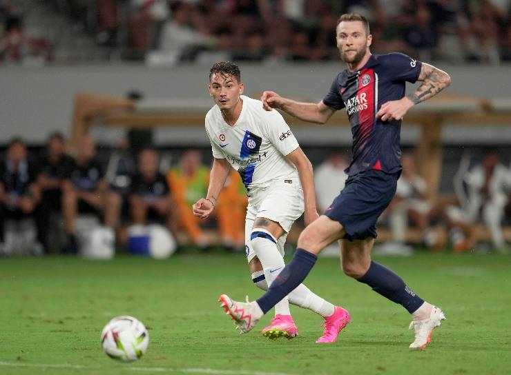 Milan Skriniar con Sebastiano Esposito in PSG-Inter