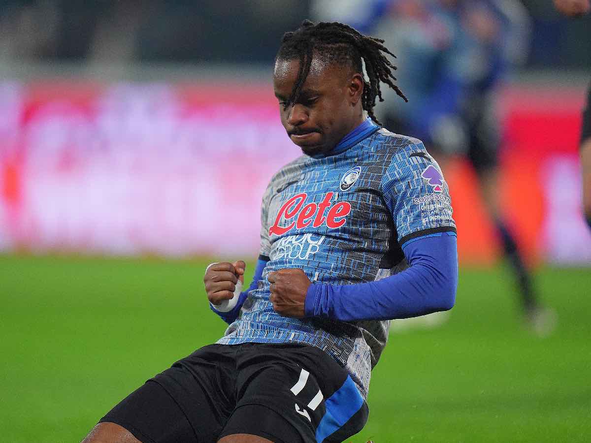 Lookman esulta