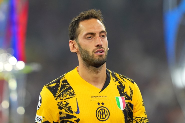 Il centrocampista dell'Inter, Hakan Calhanoglu